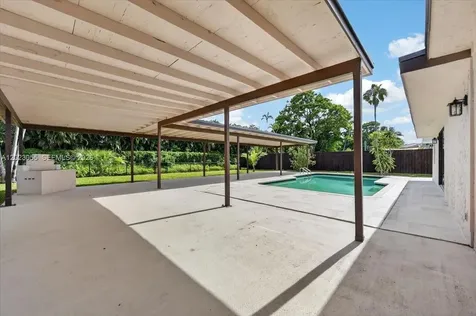 2460 NW 67 Court Fort Lauderdale FL 33309