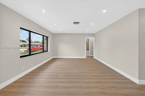 2460 NW 67 Court Fort Lauderdale FL 33309