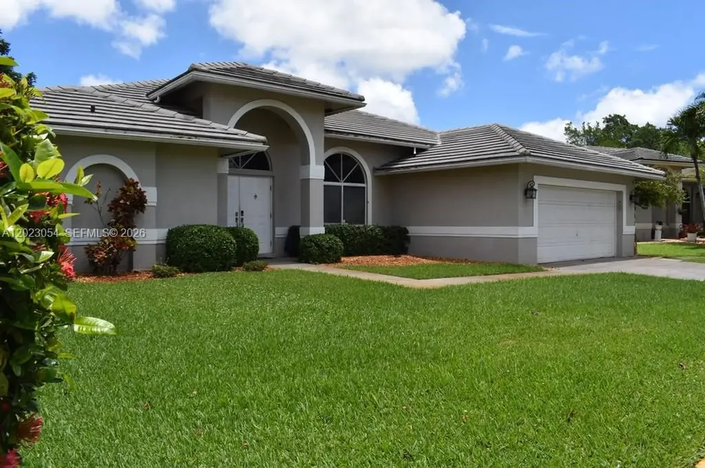 10205 SW 12th Street Pembroke Pines FL 33025