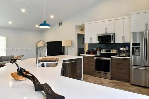 10205 SW 12th Street Pembroke Pines FL 33025
