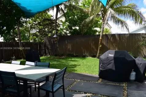 10205 SW 12th Street Pembroke Pines FL 33025