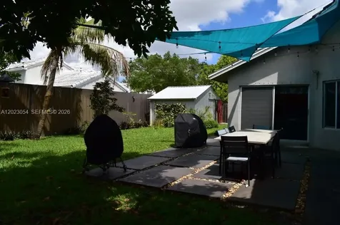 10205 SW 12th Street Pembroke Pines FL 33025