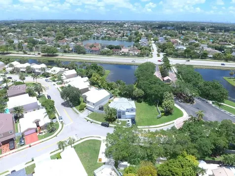 10205 SW 12th Street Pembroke Pines FL 33025