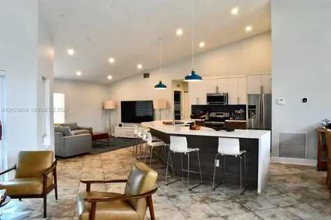 10205 SW 12th Street Pembroke Pines FL 33025
