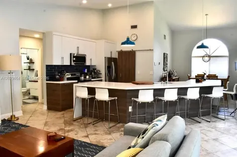 10205 SW 12th Street Pembroke Pines FL 33025