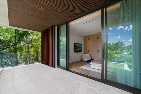 28 W Dilido Drive Miami Beach FL 33139