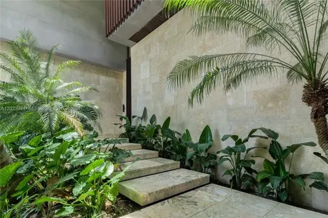 28 W Dilido Drive Miami Beach FL 33139