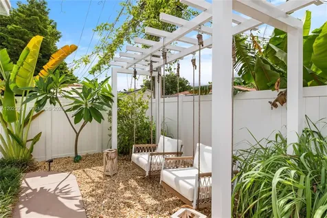 6520 SW 16th Terrace West Miami FL 33155