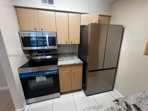 2946 S University Drive Davie FL 33328