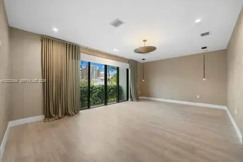 6812 SW 80th Street Miami FL 33143