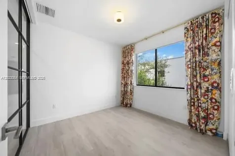 6812 SW 80th Street Miami FL 33143