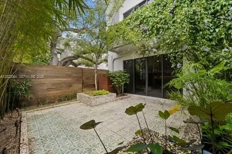 6812 SW 80th Street Miami FL 33143
