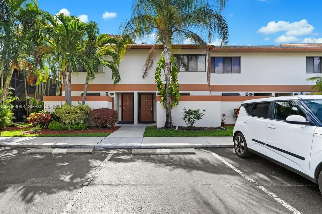 4241 SW 71st Way Davie FL 33314
