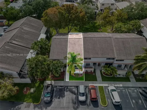 4241 SW 71st Way Davie FL 33314
