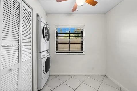 4241 SW 71st Way Davie FL 33314