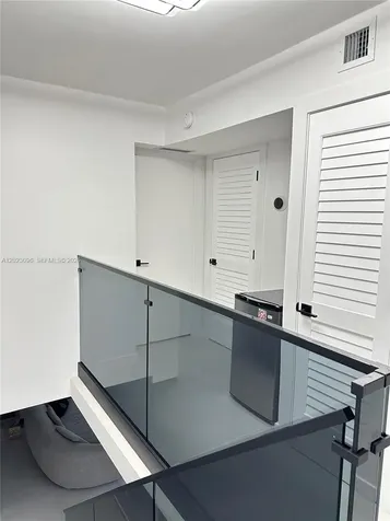 425 Grapetree Drive Key Biscayne FL 33149