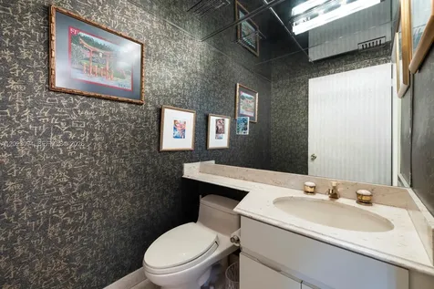 11113 Biscayne Boulevard Miami FL 33181