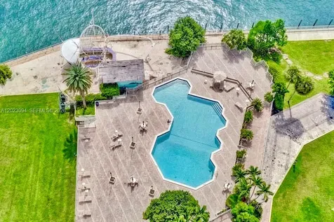 11113 Biscayne Boulevard Miami FL 33181