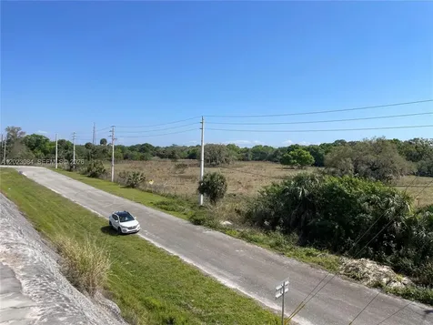 2358 E Sr 70 Okeechobee FL 34972
