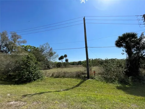 2358 E Sr 70 Okeechobee FL 34972