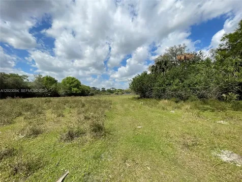 2358 E Sr 70 Okeechobee FL 34972