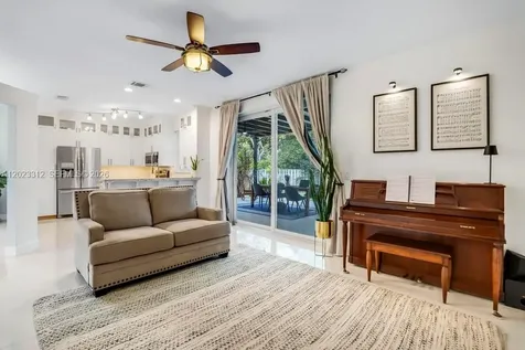 690 NW 159th Lane Pembroke Pines FL 33028