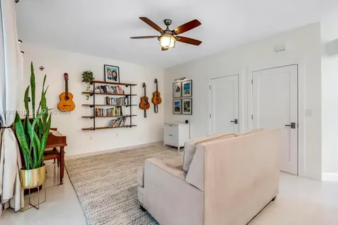 690 NW 159th Lane Pembroke Pines FL 33028