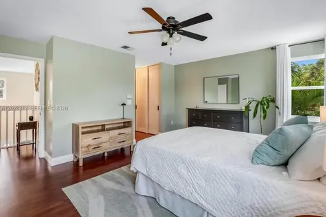 690 NW 159th Lane Pembroke Pines FL 33028
