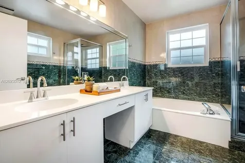 690 NW 159th Lane Pembroke Pines FL 33028