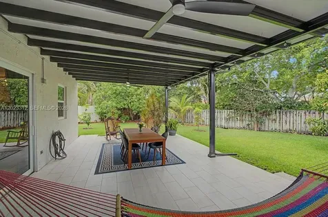 690 NW 159th Lane Pembroke Pines FL 33028