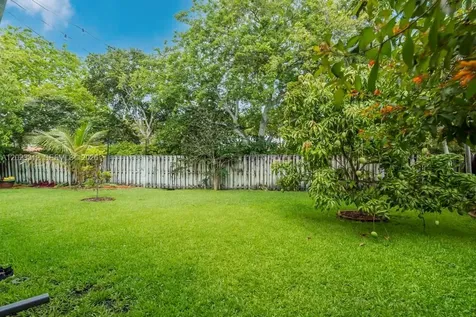 690 NW 159th Lane Pembroke Pines FL 33028