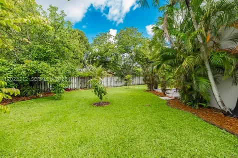 690 NW 159th Lane Pembroke Pines FL 33028