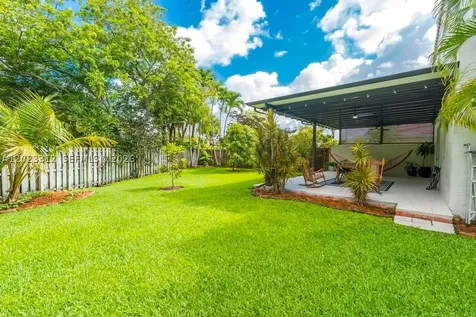 690 NW 159th Lane Pembroke Pines FL 33028