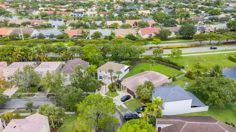 690 NW 159th Lane Pembroke Pines FL 33028