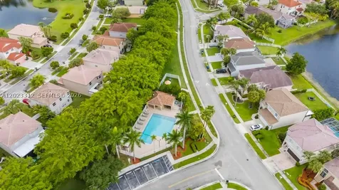 690 NW 159th Lane Pembroke Pines FL 33028