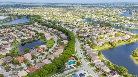 690 NW 159th Lane Pembroke Pines FL 33028
