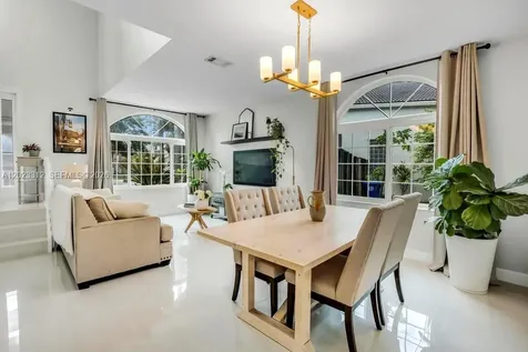 690 NW 159th Lane Pembroke Pines FL 33028