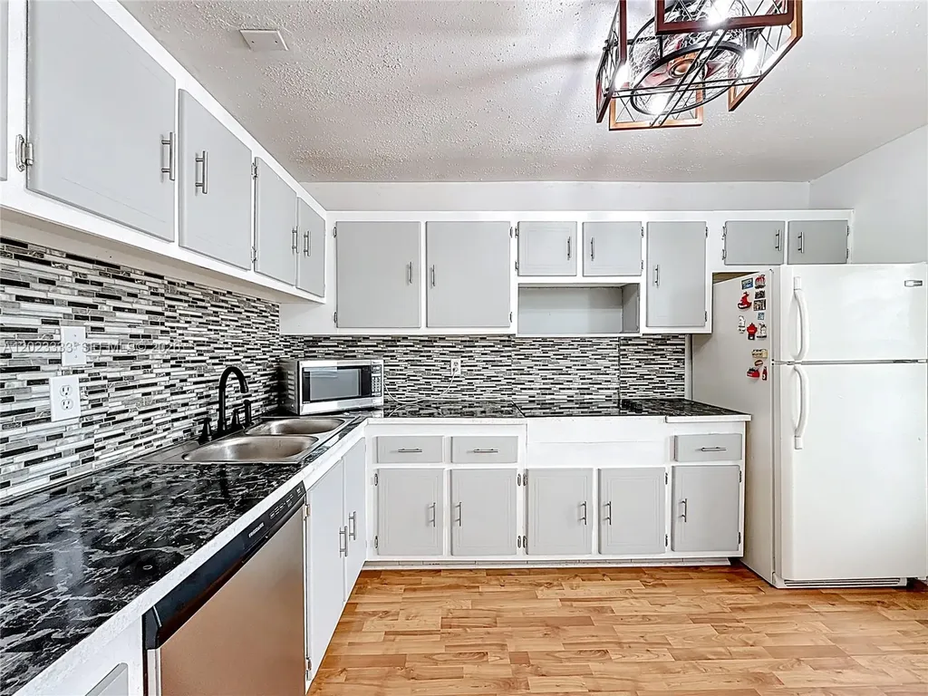1000 NE 14th Avenue Hallandale Beach FL 33009