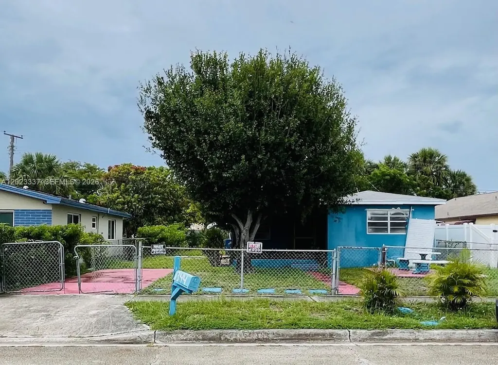 1344 W 10th Street Riviera Beach FL 33404
