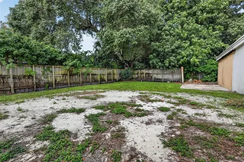 2030 N 57th Terrace Hollywood FL 33021