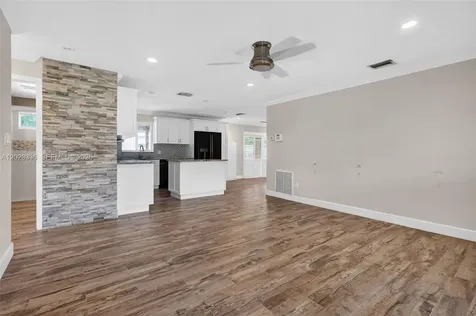 2030 N 57th Terrace Hollywood FL 33021