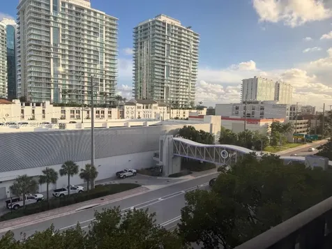 16909 N Bay Road Sunny Isles Beach FL 33160