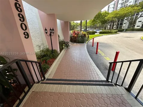 16909 N Bay Road Sunny Isles Beach FL 33160