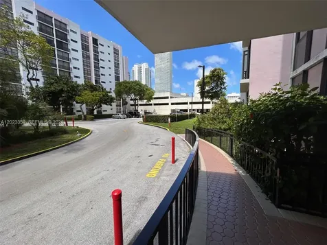16909 N Bay Road Sunny Isles Beach FL 33160