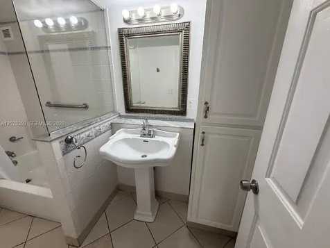 16909 N Bay Road Sunny Isles Beach FL 33160