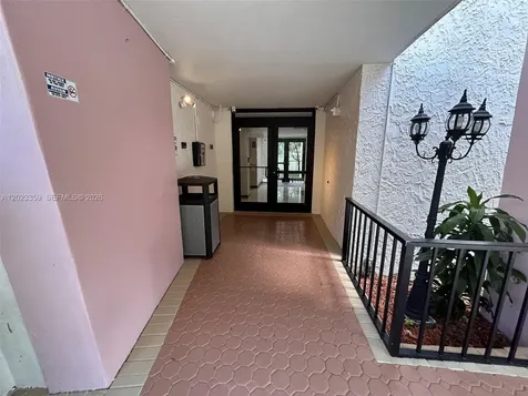 16909 N Bay Road Sunny Isles Beach FL 33160