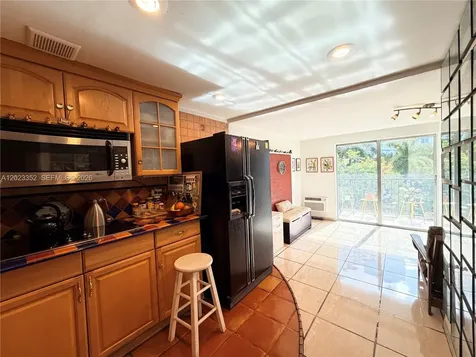 899 West Avenue Miami Beach FL 33139