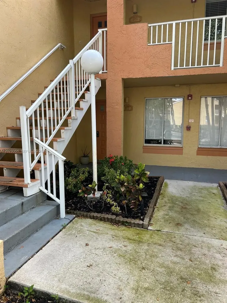 977 Coral Club Drive Coral Springs FL 33071