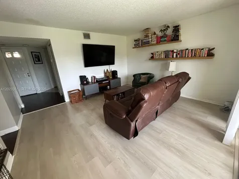 977 Coral Club Drive Coral Springs FL 33071