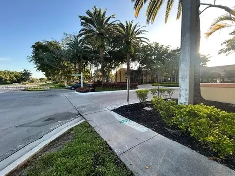 977 Coral Club Drive Coral Springs FL 33071